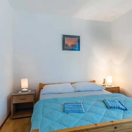 Lägenhet 2 Bedroom Pet Friendly In