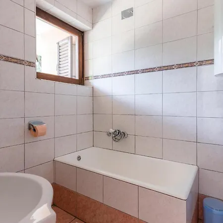 2 Bedroom Pet Friendly In * Njivice